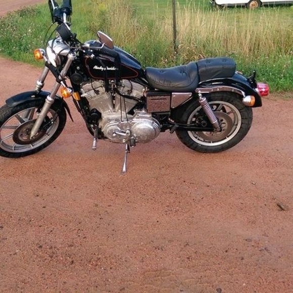 Meet your Posher, Laurie - Picture 1 of 1